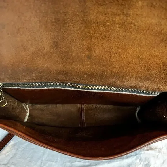 Vintage COACH NYC Classic Pouch Leather Shoulder Bag - No. 147-5201 - Picture 11 of 13